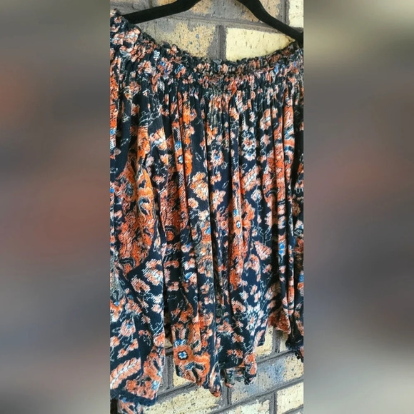 Abercrombie & Fitch flowy top - Picture 2 of 5